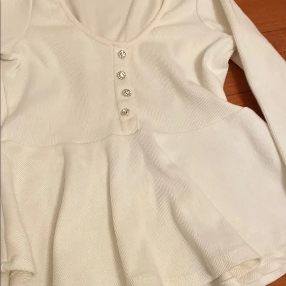 Cream V-Neck Peplum Blouse - Picture 5 of 6